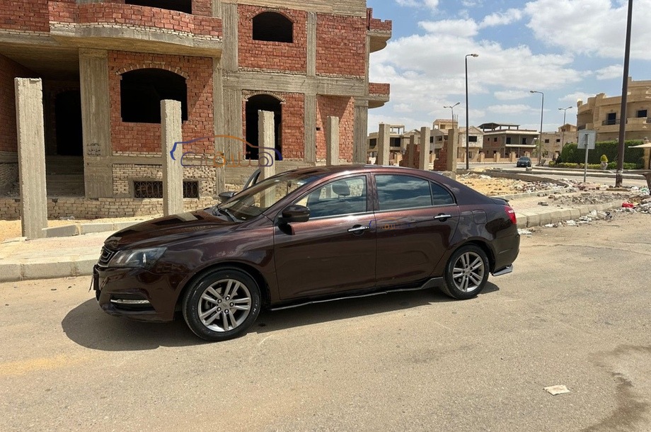 Imperial Geely بني