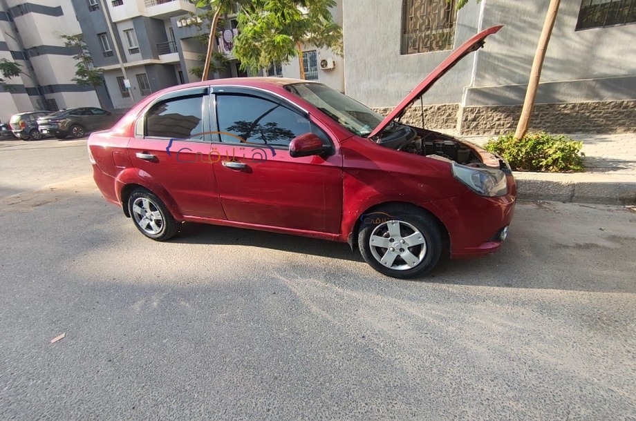 Aveo Chevrolet احمر