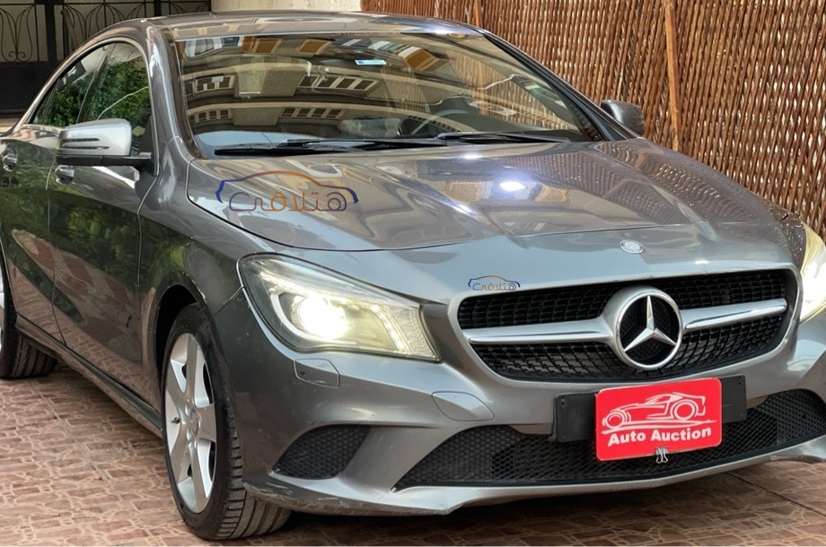 CLA 180 Mercedes Gray