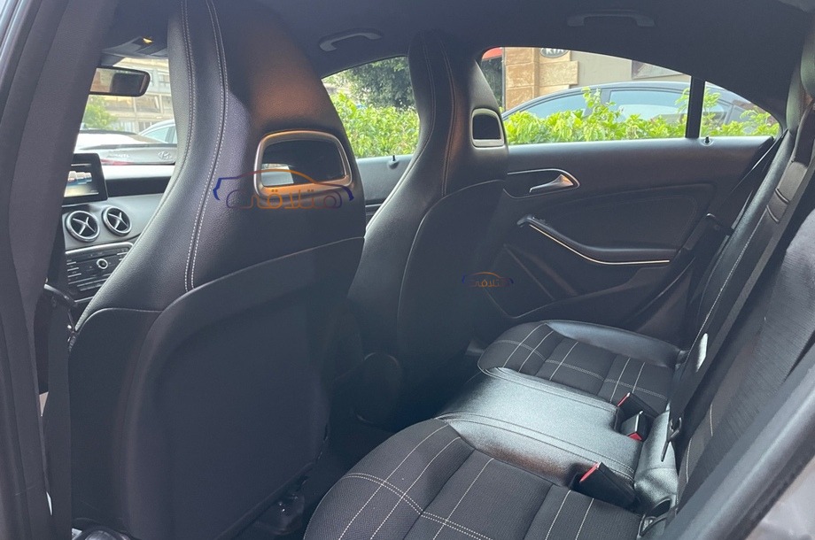 CLA 180 Mercedes Gray