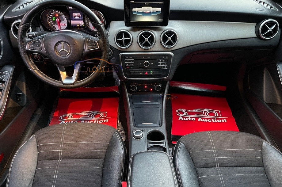 CLA 180 Mercedes Gray