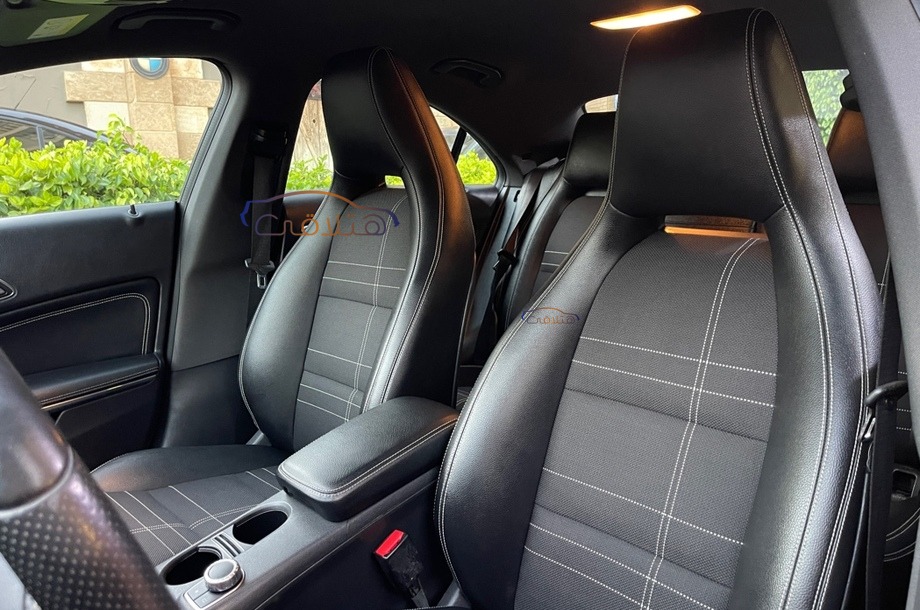 CLA 180 Mercedes Gray