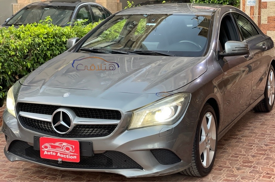 CLA 180 Mercedes Gray