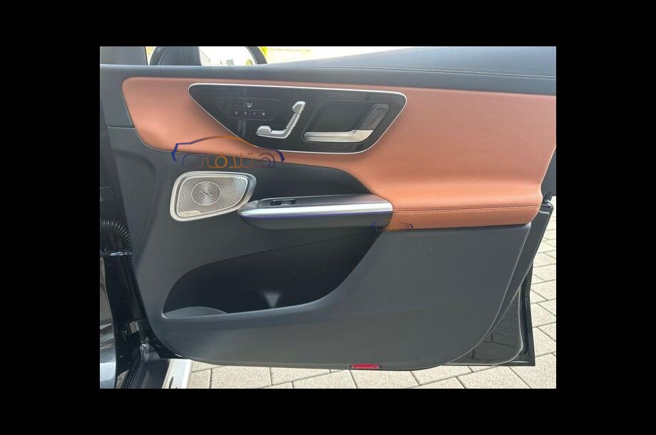 GLC 200 Mercedes أسود