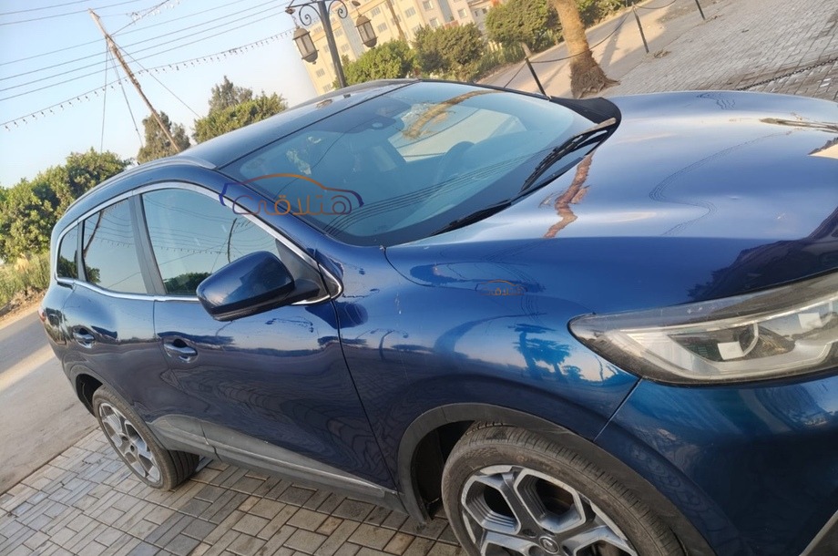 Kadjar Renault أزرق