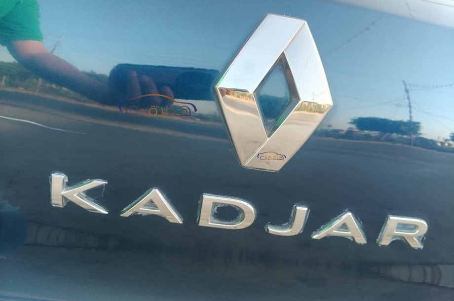 Kadjar Renault أزرق