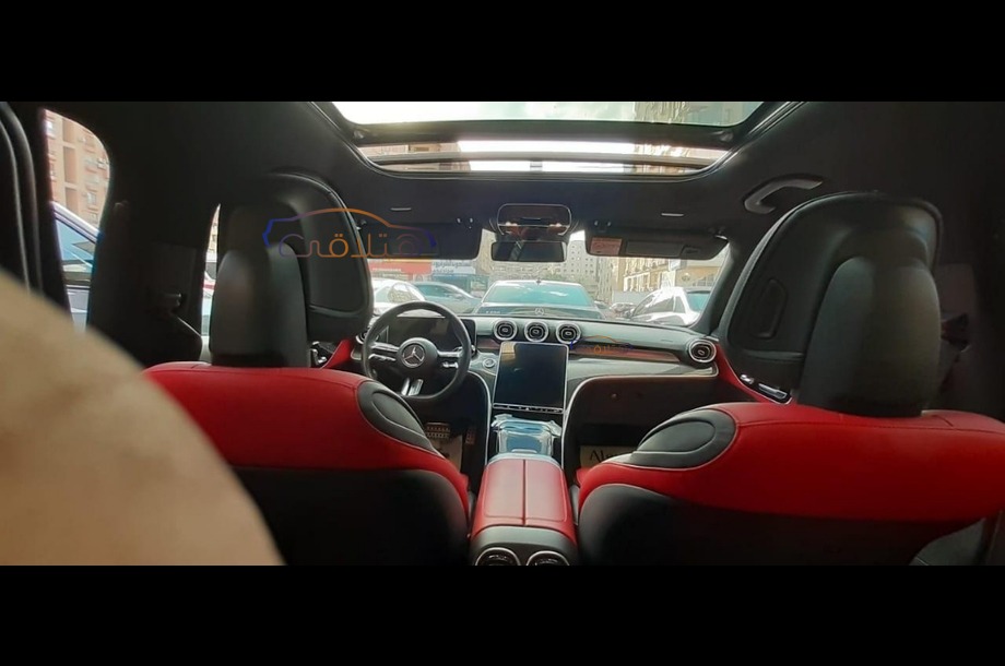 C 180 Mercedes أسود