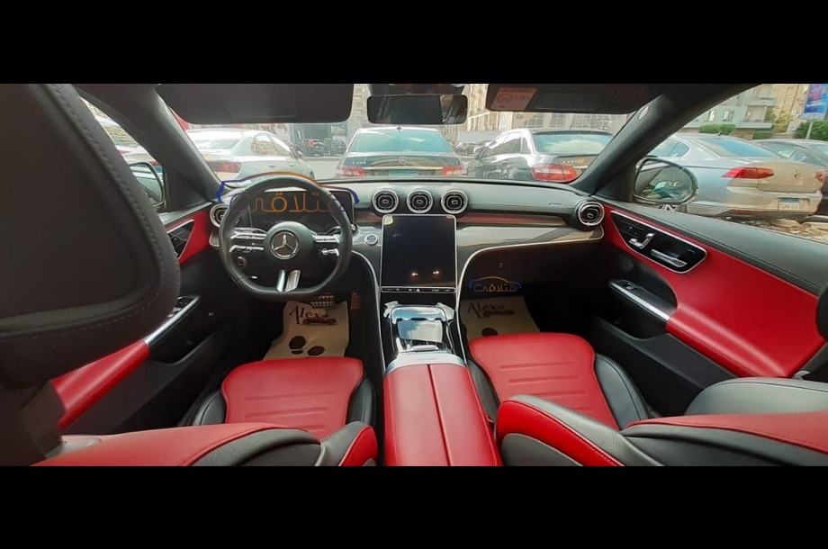 C 180 Mercedes أسود