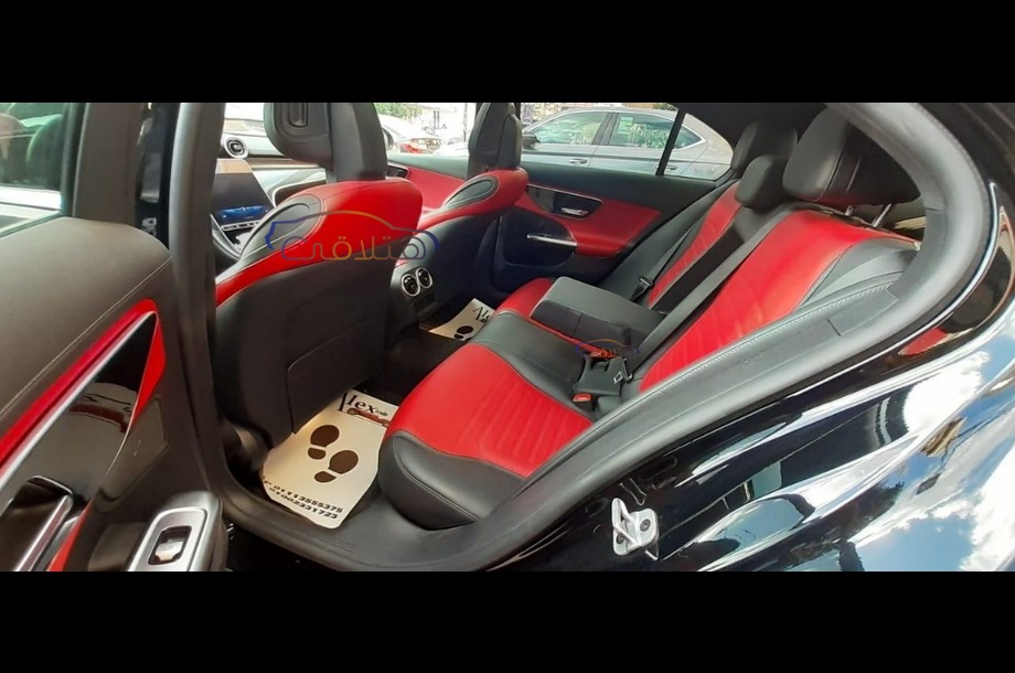 C 180 Mercedes أسود