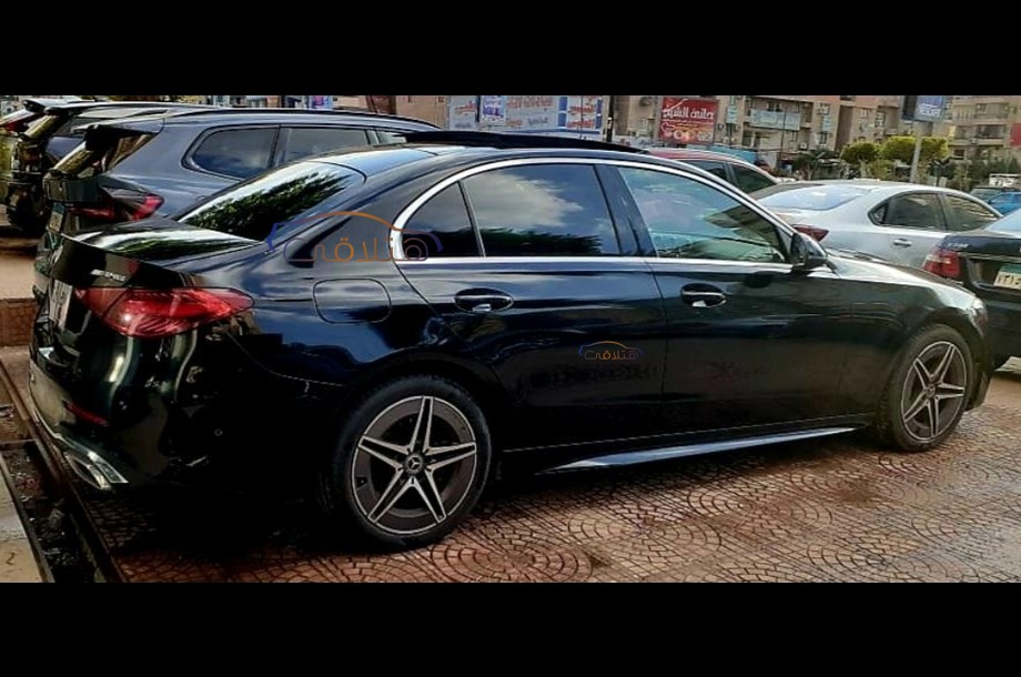 C 180 Mercedes أسود