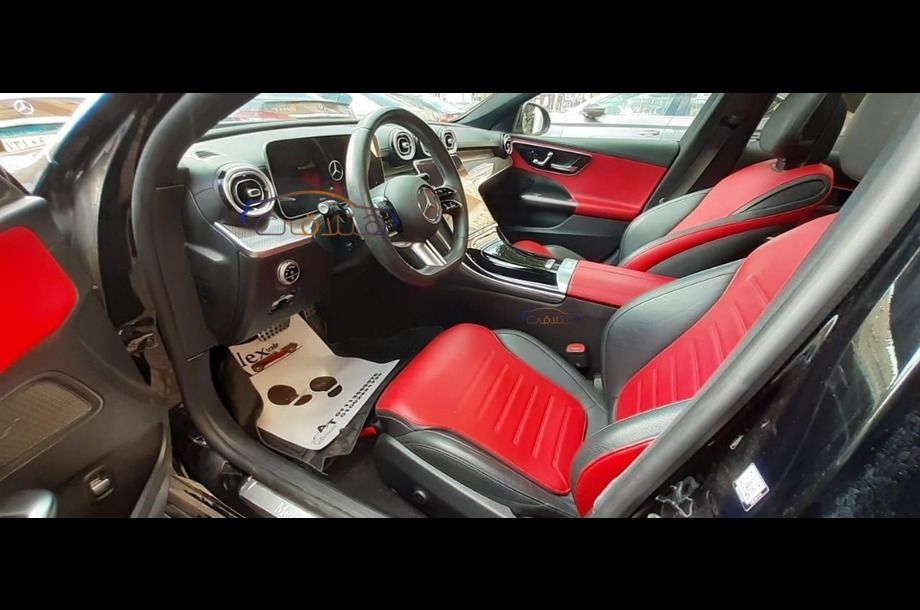 C 180 Mercedes أسود