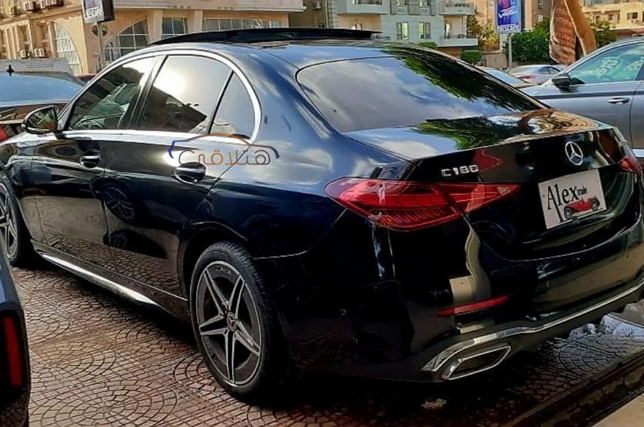 C 180 Mercedes أسود