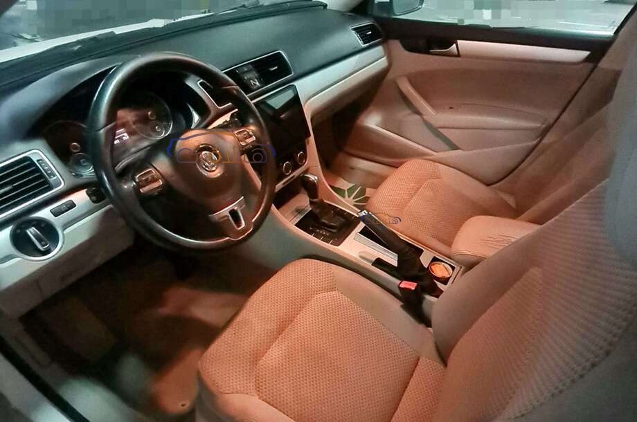 Passat Volkswagen أبيض