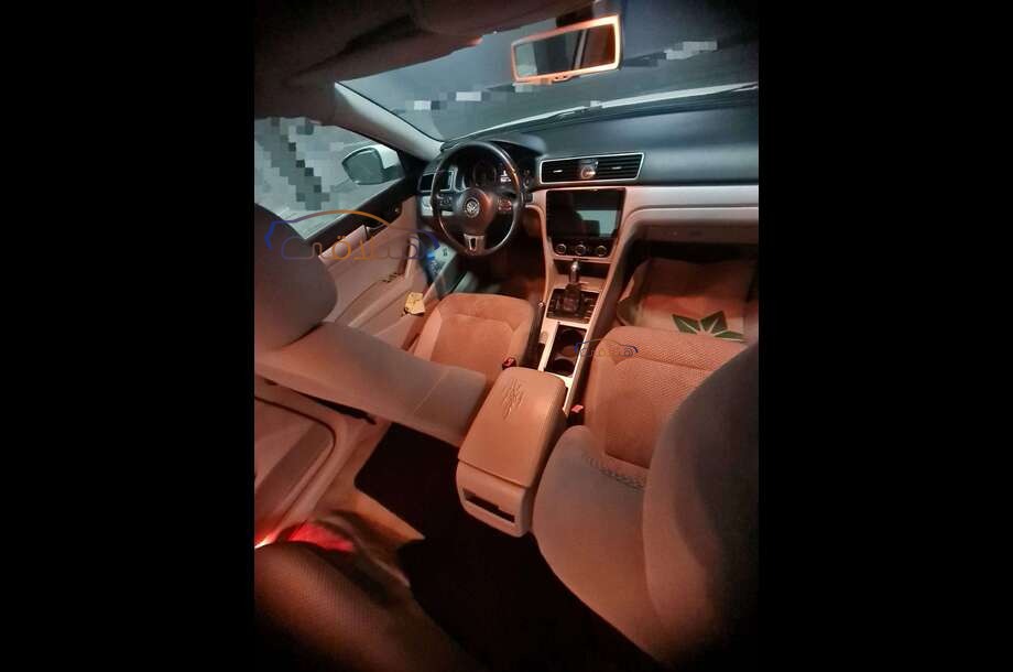 Passat Volkswagen أبيض