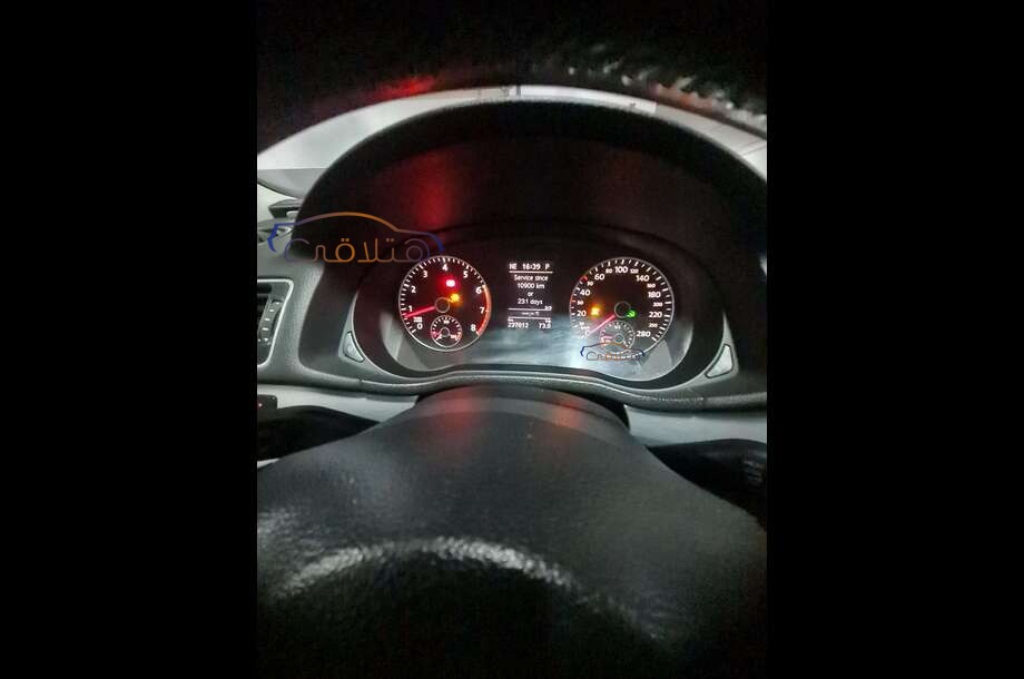 Passat Volkswagen أبيض