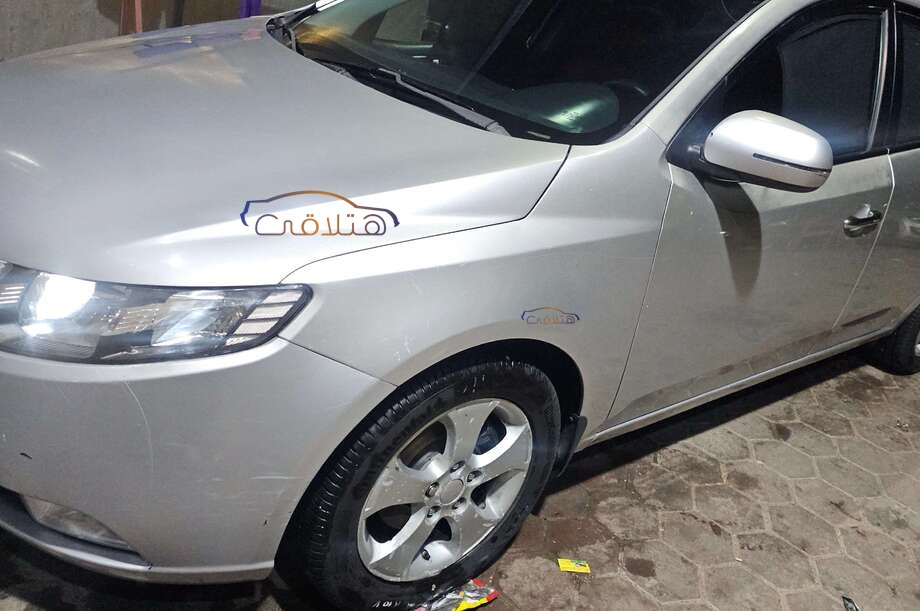 Cerato Kia فضي
