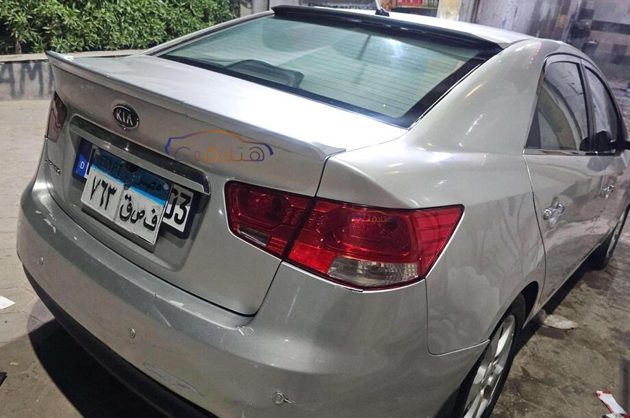 Cerato Kia فضي