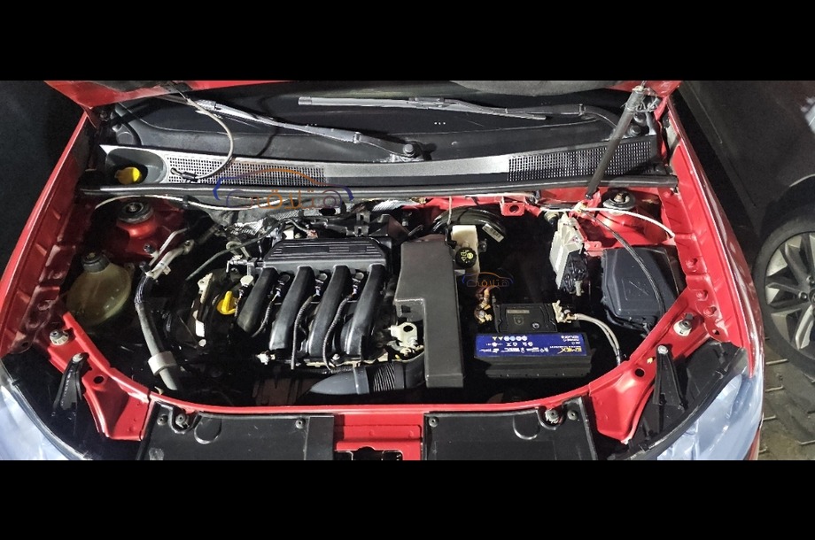 Logan Renault احمر