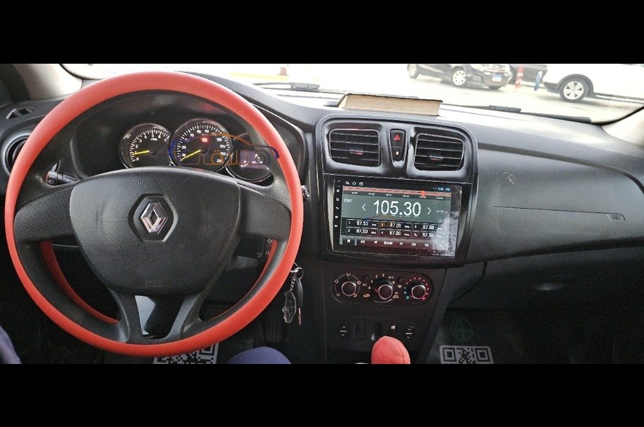 Logan Renault احمر