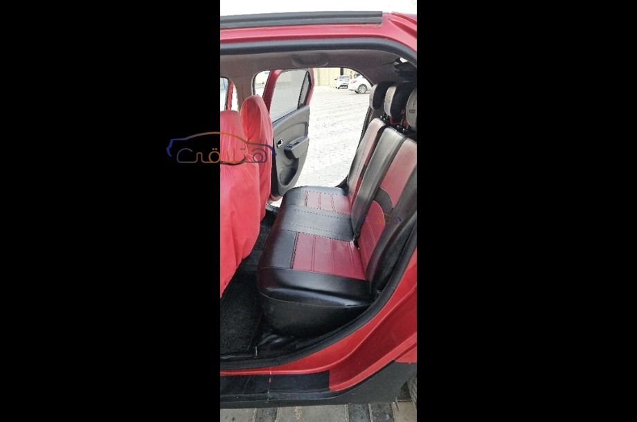 Logan Renault احمر