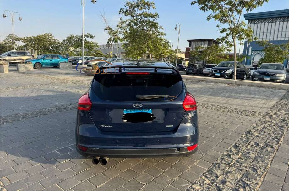 Focus Ford Blue