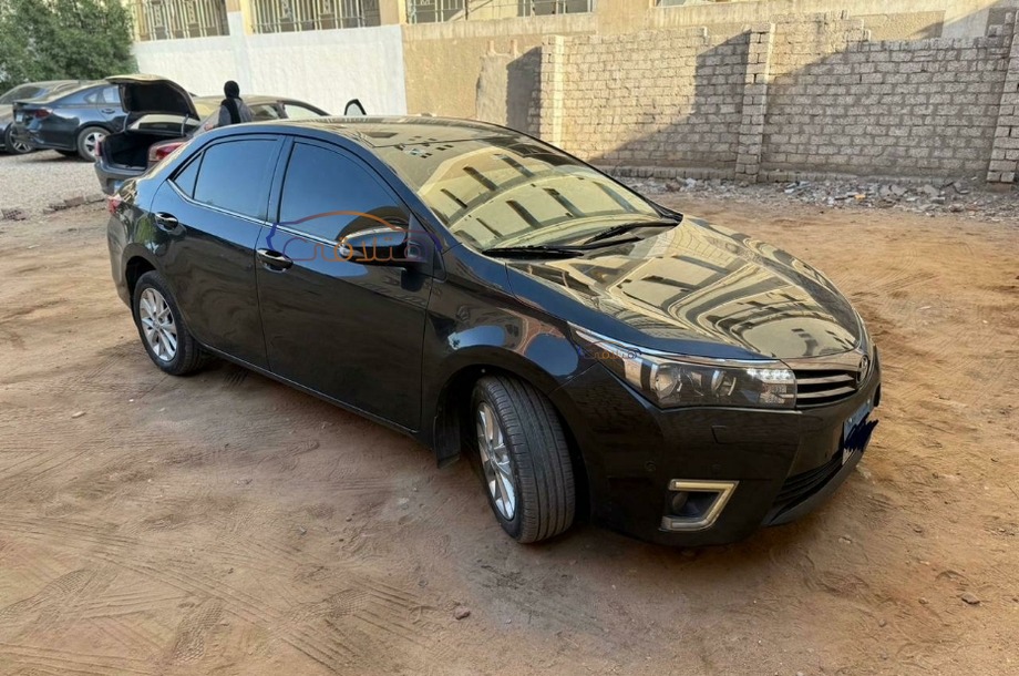 Corolla Toyota أسود