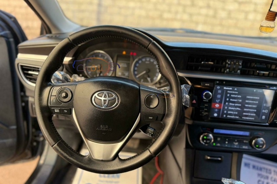 Corolla Toyota أسود