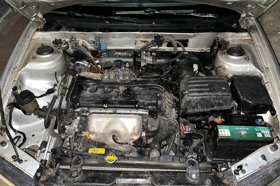 Avante Hyundai فضي