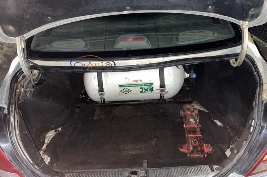 Avante Hyundai فضي