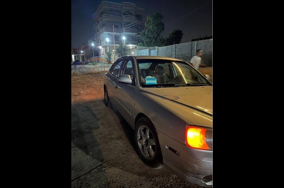 Avante Hyundai فضي