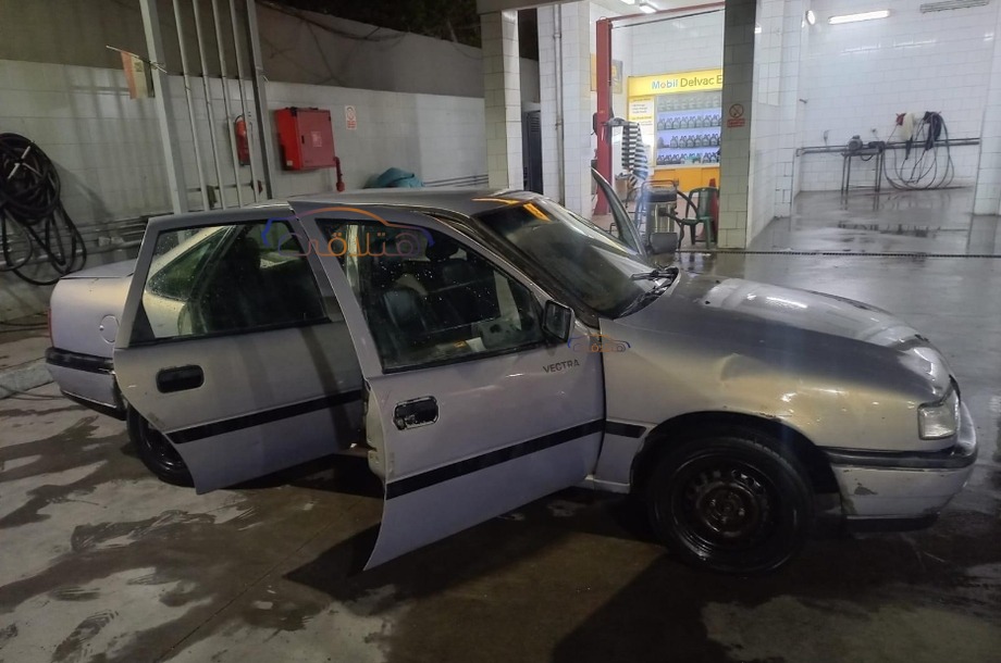 Vectra Opel فضي