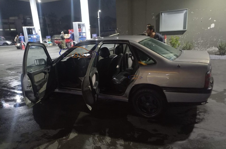 Vectra Opel فضي