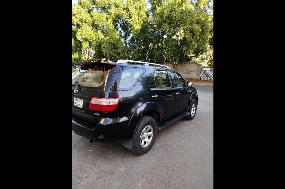 Fortuner Toyota أسود