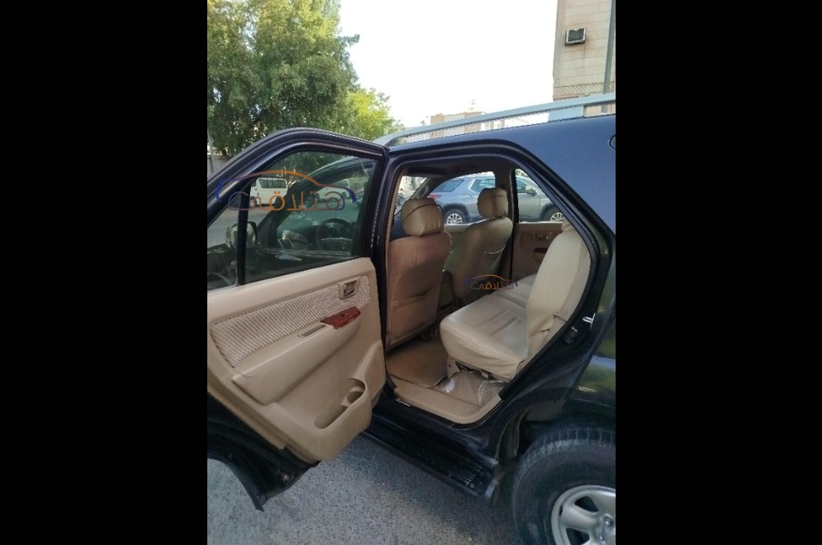 Fortuner Toyota أسود
