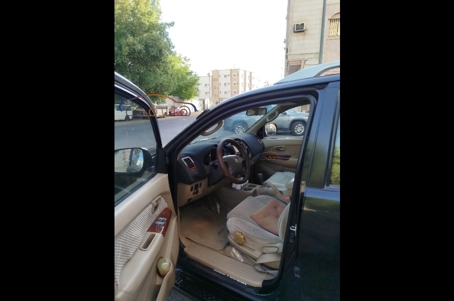 Fortuner Toyota أسود