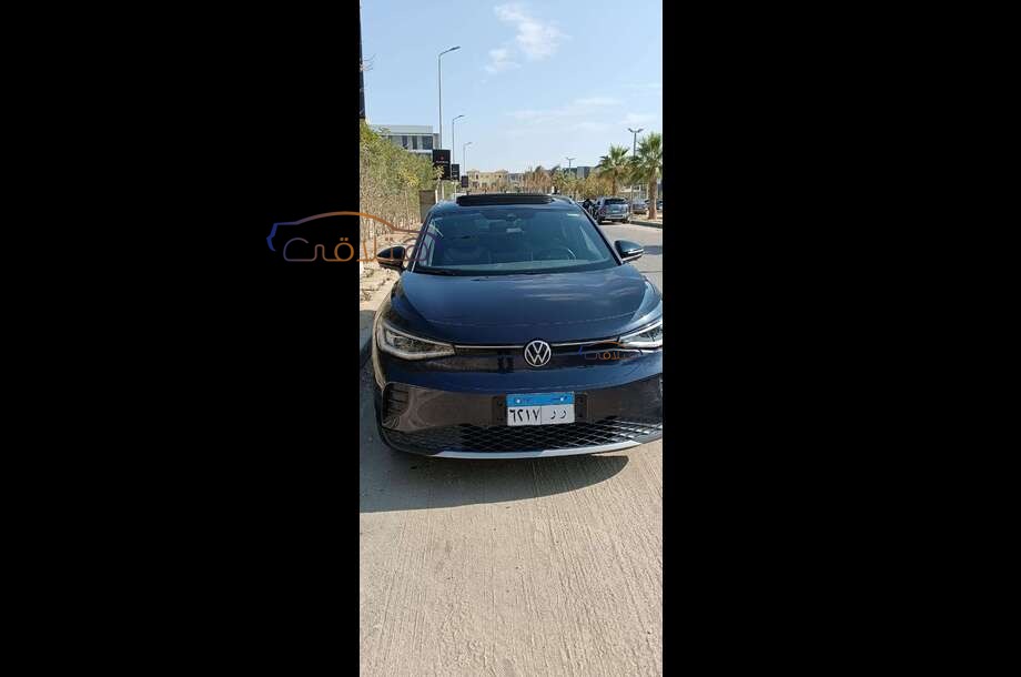 ID 4 Volkswagen الأزرق الداكن