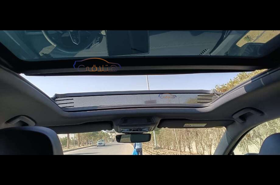 ID 4 Volkswagen الأزرق الداكن