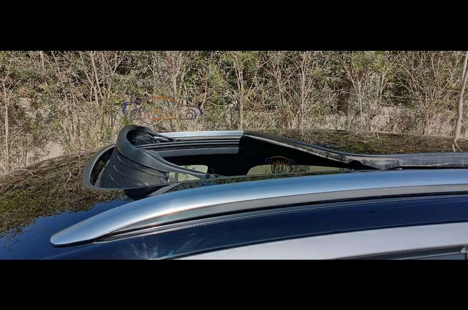 ID 4 Volkswagen الأزرق الداكن