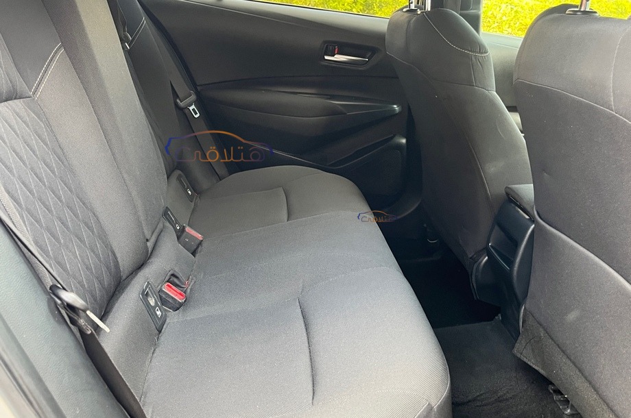 Corolla Toyota فضي