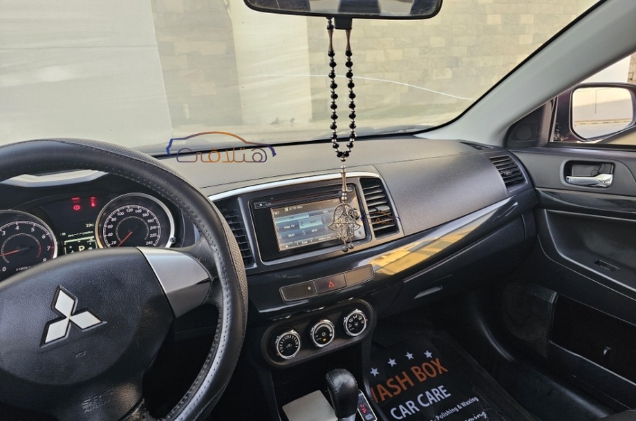 Lancer EX Shark Mitsubishi احمر