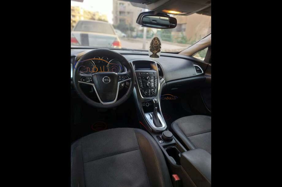 Astra Opel رمادي