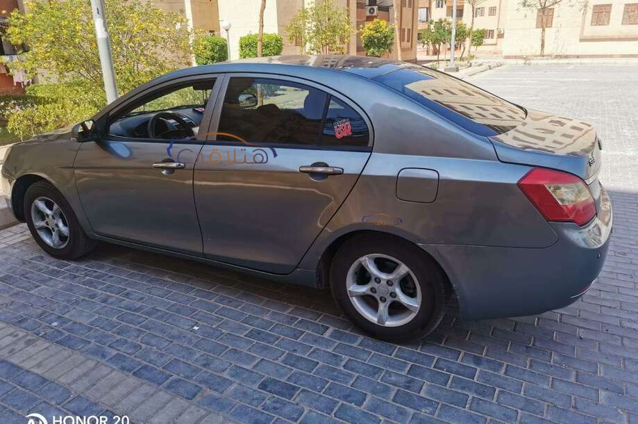 Emgrand 7 Geely فضي