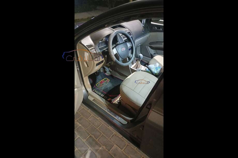 Emgrand 7 Geely فضي