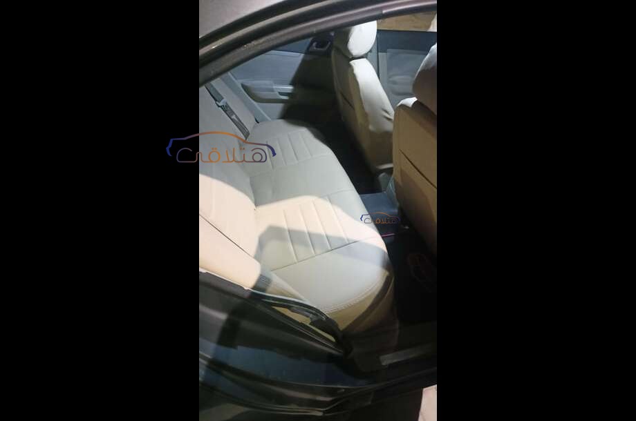 Emgrand 7 Geely فضي