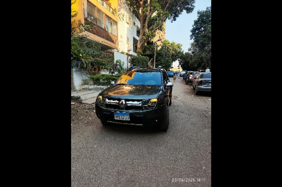 Duster Renault أخضر