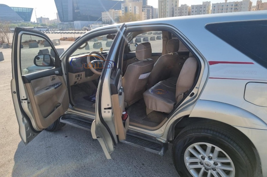 Fortuner Toyota فضي