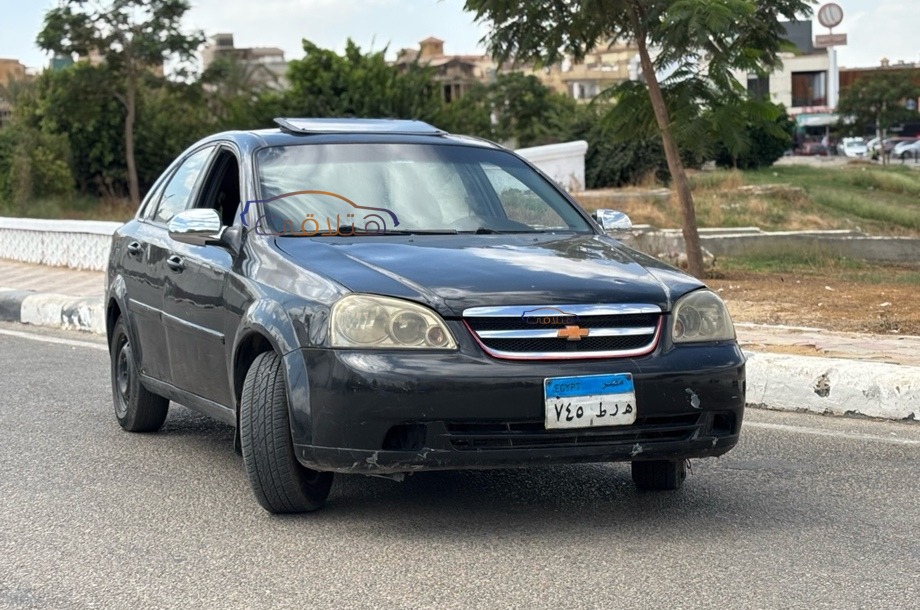 Optra Chevrolet أسود