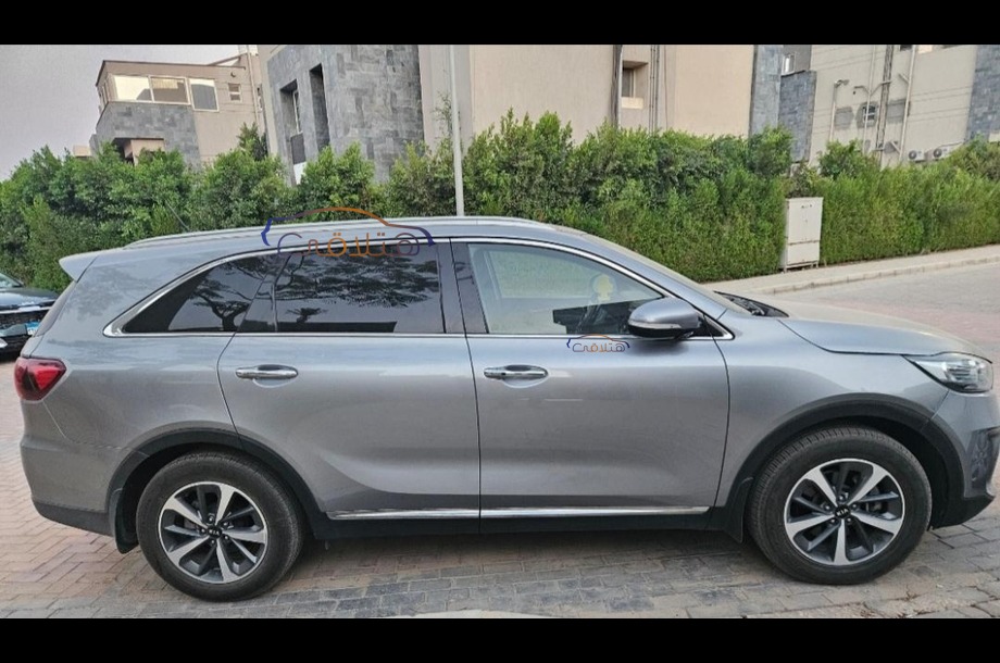 Sorento Kia فضي