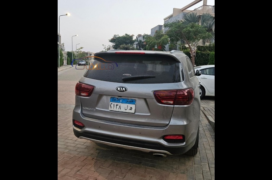 Sorento Kia فضي