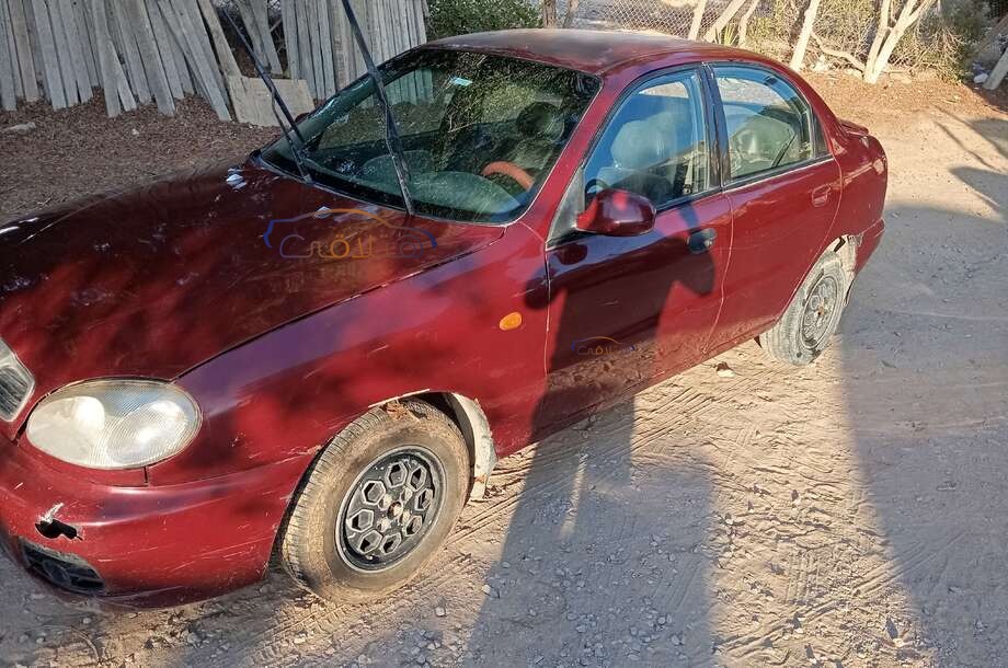 Lanos Daewoo احمر